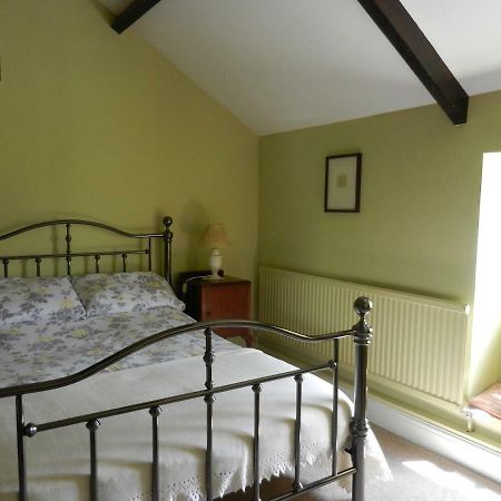 Cilwen Country House Bed And Breakfast Abernant Extérieur photo