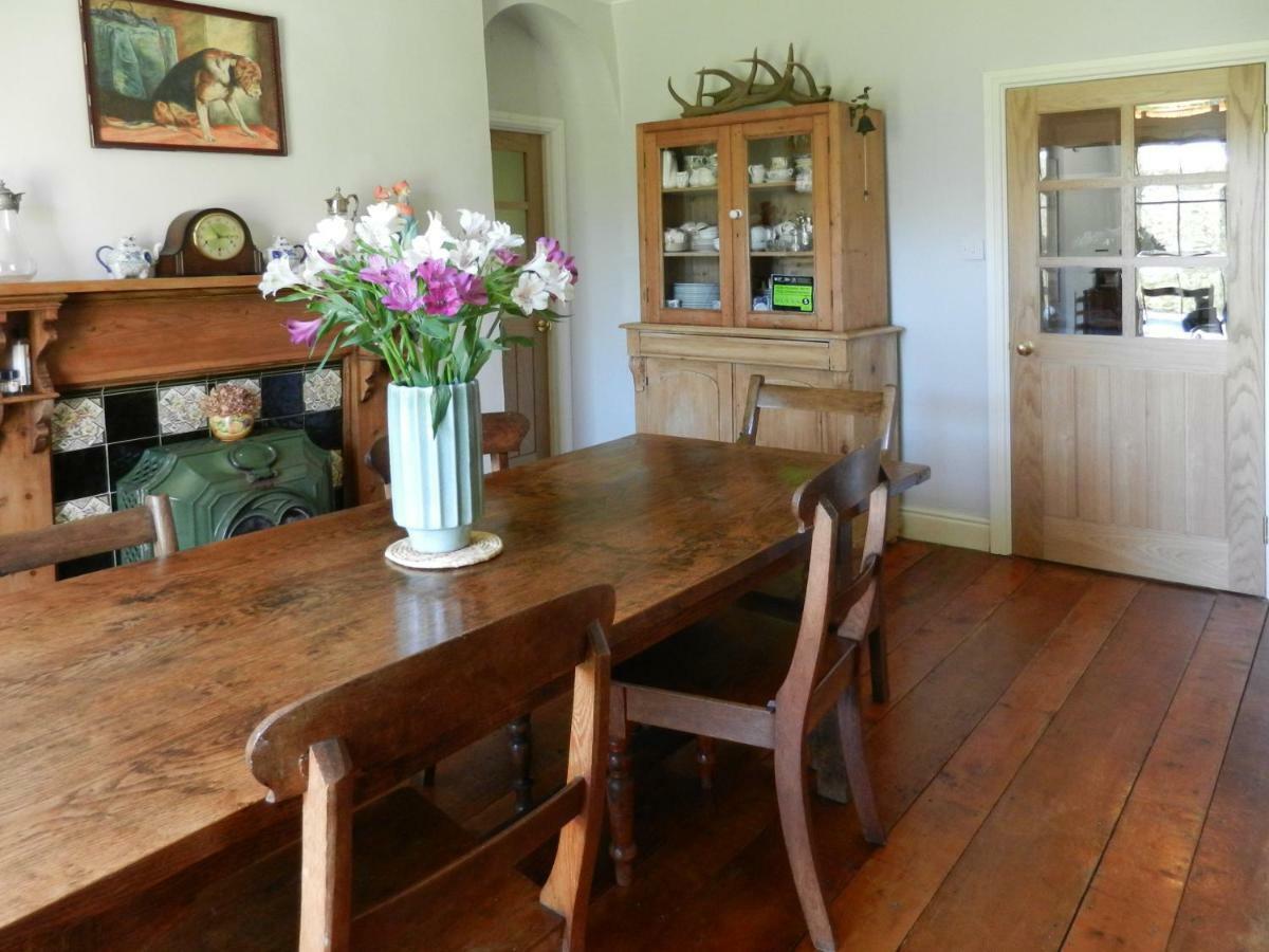 Cilwen Country House Bed And Breakfast Abernant Extérieur photo